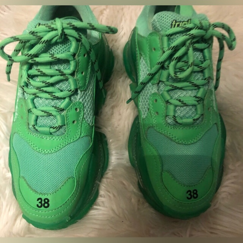 LAST CHANCE TODAY ONLY ❌Balenciaga triple S FINAL PRICE NO OFFERS